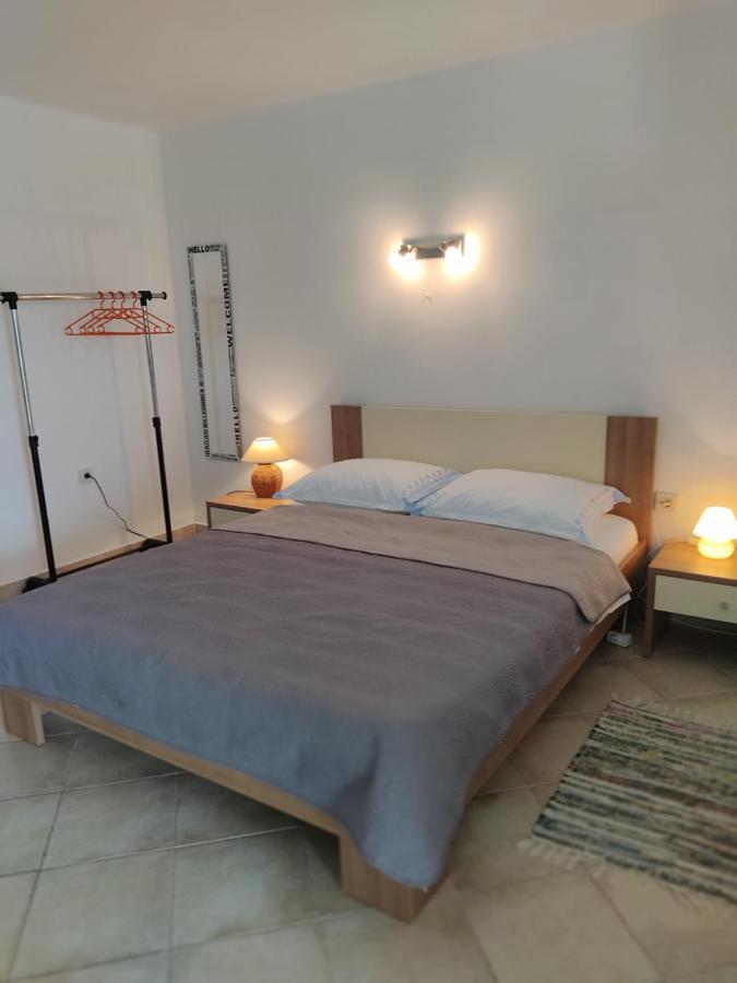 Studio Cesarica Luaran gambar