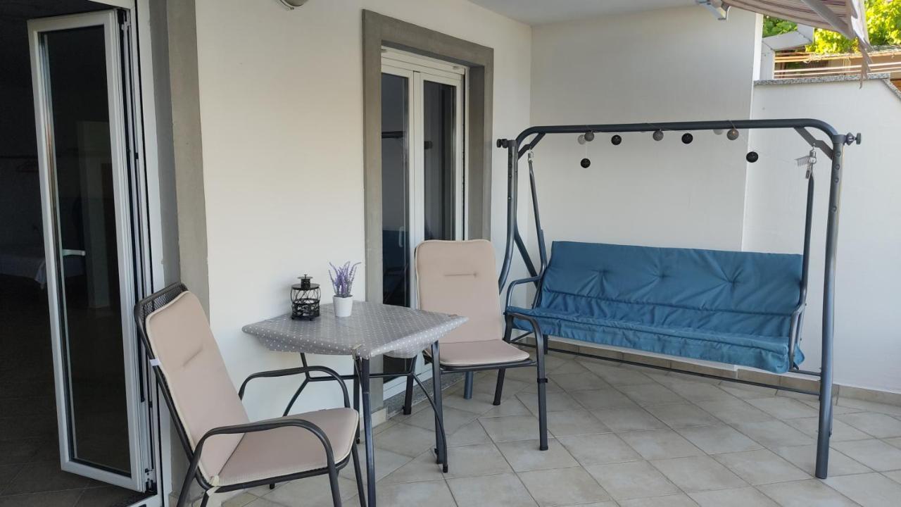 Studio Cesarica Luaran gambar